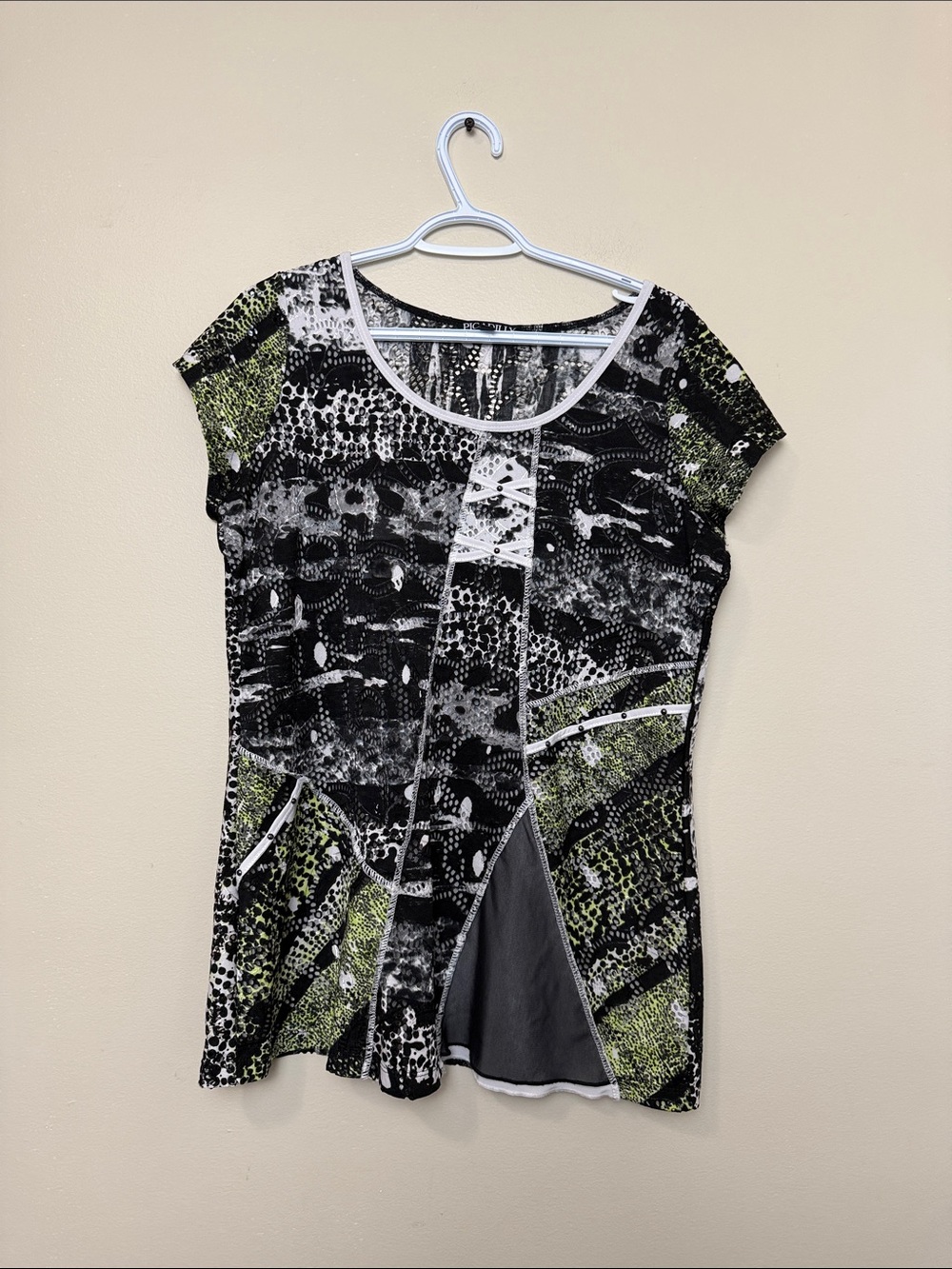 Picadilly Women’s Black & Green Patterned Cap-Sleeve Top